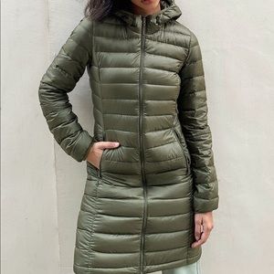 Aritzia TNA Botanie Green Lightweight Puffer Fall Jacket